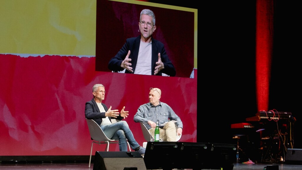 architect Carlo Ratti, MIT, and Andrian Kreye, Süddeutsche Zeitung, discuss the future of cities and urban design at DLD Munich 2022