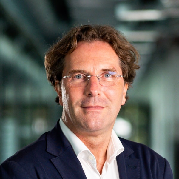 Portrait image of Axel Roenneke, Chief Commercial Officer of OroraTech