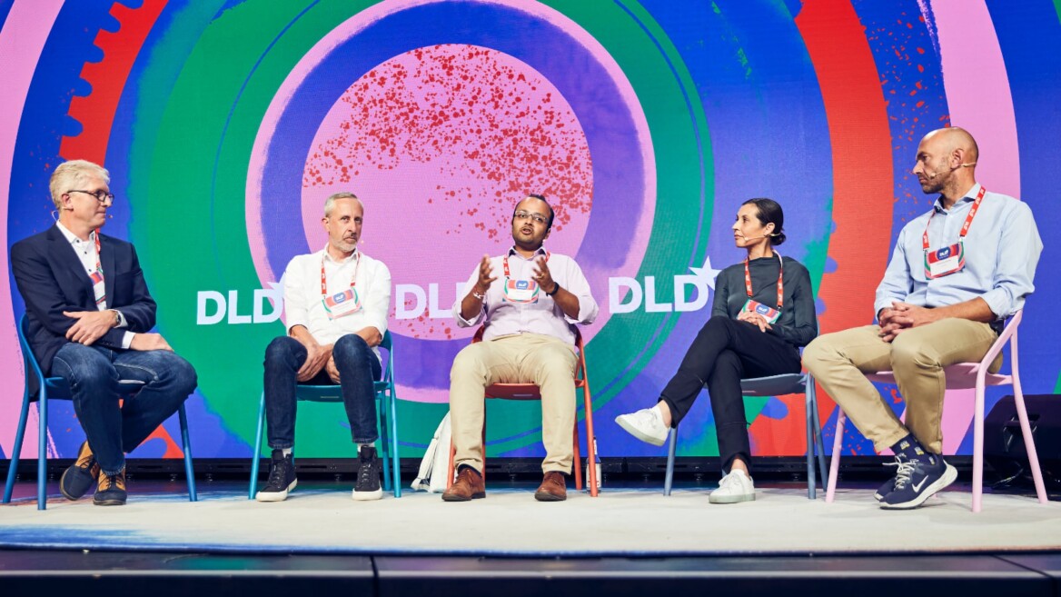 Industry experts discuss sustainable materials at DLD Circular 2023 in Munich. From left to right: Marcus Behrendt (BMW i Ventures), Hannes Schoenegger (QWSTION/Bananatex). Vishaal Shah (EnvoPap), Eftrat Friedland (materialscout) and Christian Fischer (Bcomp)