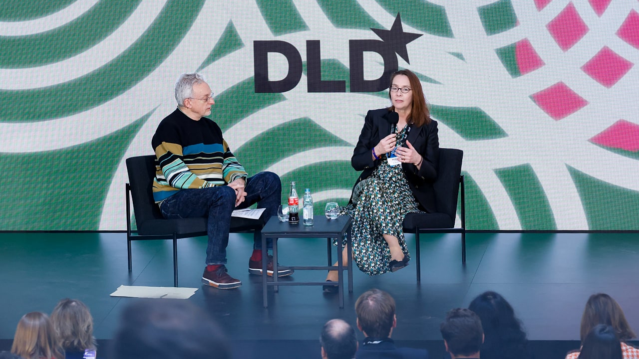 Journalist David Kirkpatrick and Victoria Ossadnik (E.ON) discuss AI in the energy industry at the DLD Munich 2024 conference.