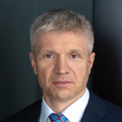 Close-up studio portrait image of Günther Thallinger, Member of the Board of Management at Allianz SE