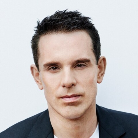 Headshot portrait of investor Christian Angermayer, Apeiron Investment Group, in front of a neutral light grey background.