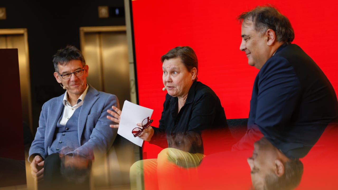 Video preview: Left to right – Martin Wikelski (Max Planck Institute of Animal Behavior), Frauke Fischer (University of Würzburg/Agentur auf!) and Alex Dehgan (Conservation X Labs) on stage at the DLD Munich Conference 2025.