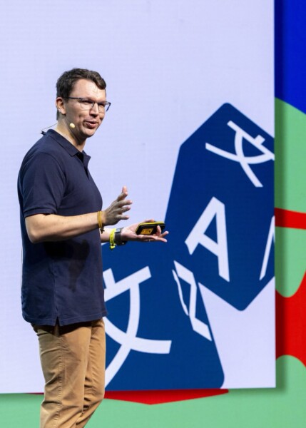 DeepL manager Stefan Mesken on stage at the DLD Future Hub conference.