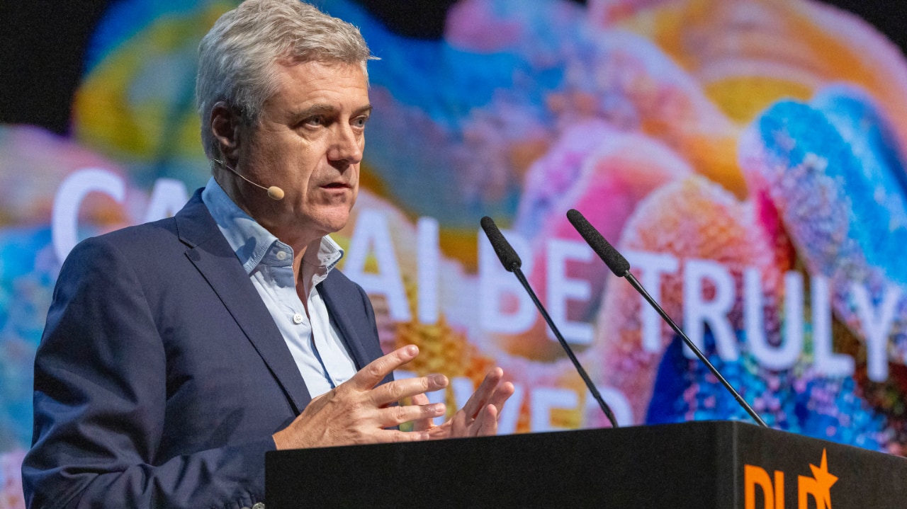 Longtime advertising CEO Mark Read (WPP) speaks about the creative potential of AI at the DLD Future Hub conference in Munich.