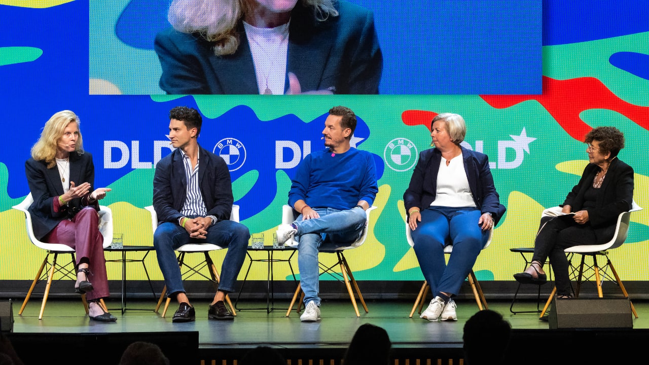 Left to right: Saskia Bruysten (Carbon Equity), Steffen Garbe (Phlair), Bastian Gierull (Octopus Energy Germany), Karin Thelen, Stadtwerke München (SWM) and Jennifer Schenker (The Innovator) on stage at the DLD Future Hub conference in Munich.