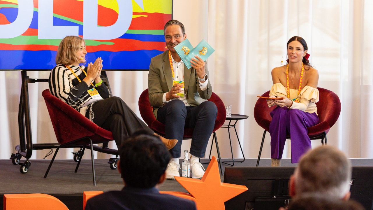 Isabell Welpe (TUM), Alex von Frankenberg (Private Investor) and Anna von Schilcher speak at the DLD Future Hub conference in Munich.