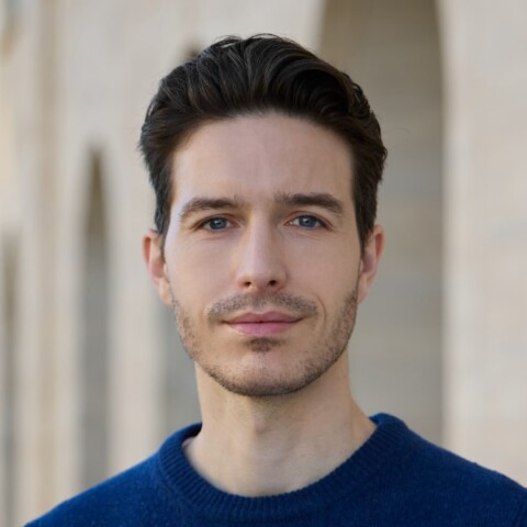 Outdoor portrait of AI ethics expert Raphaël Millière, University of Oxford.