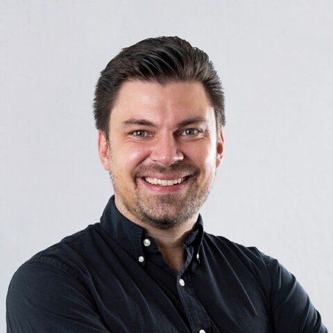 Studio portrait of 321 Med founder and CEO Magnus Baringer