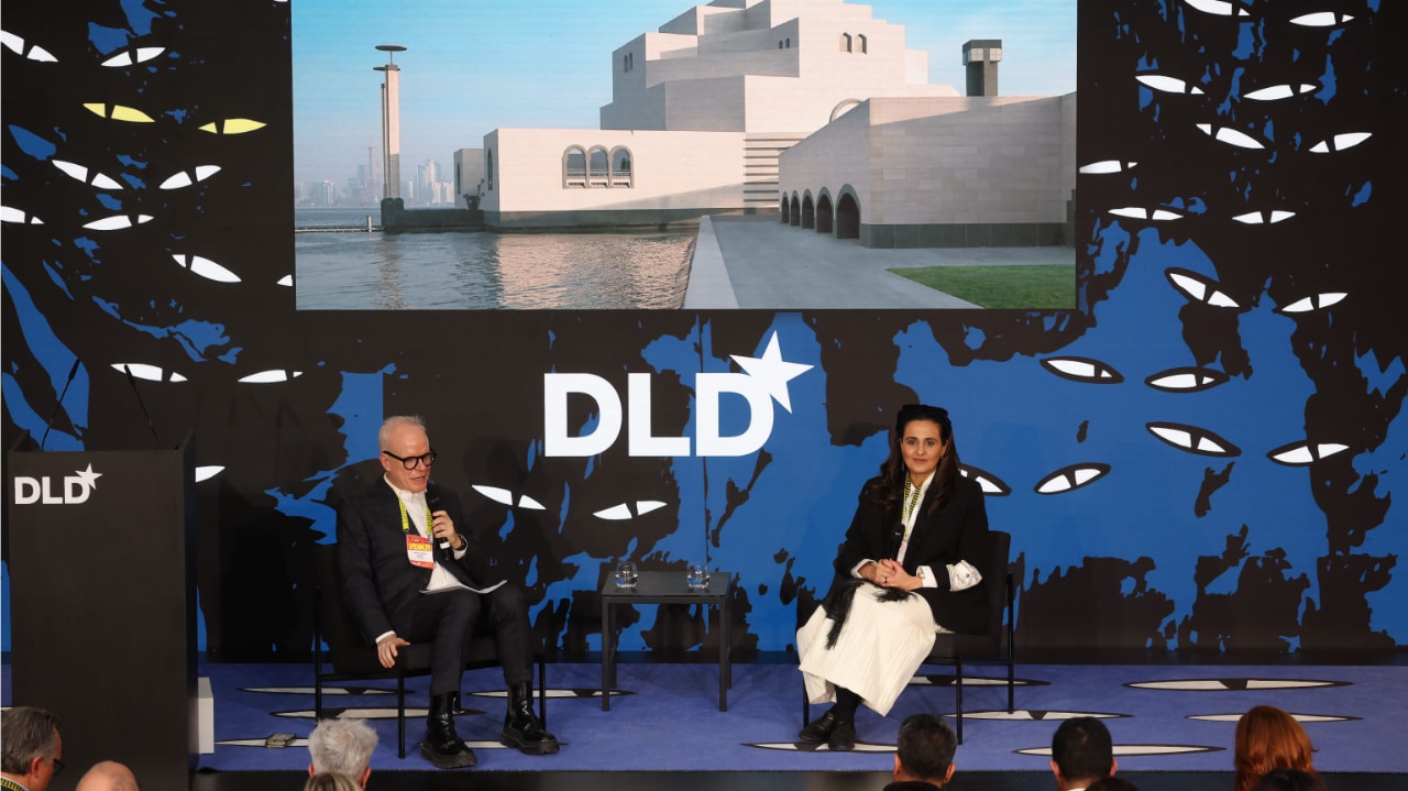 Video preview of Hans Ulrich Obrist (Serpentine) and Sheikha Al Mayassa Bint Hamad bin Khalifa Al Thani (Qatar Museums) speaking at the DLD Munich Conference 2026. Photo: Karl-Josef Hildenbrand / picture alliance for DLD / Hubert Burda Media