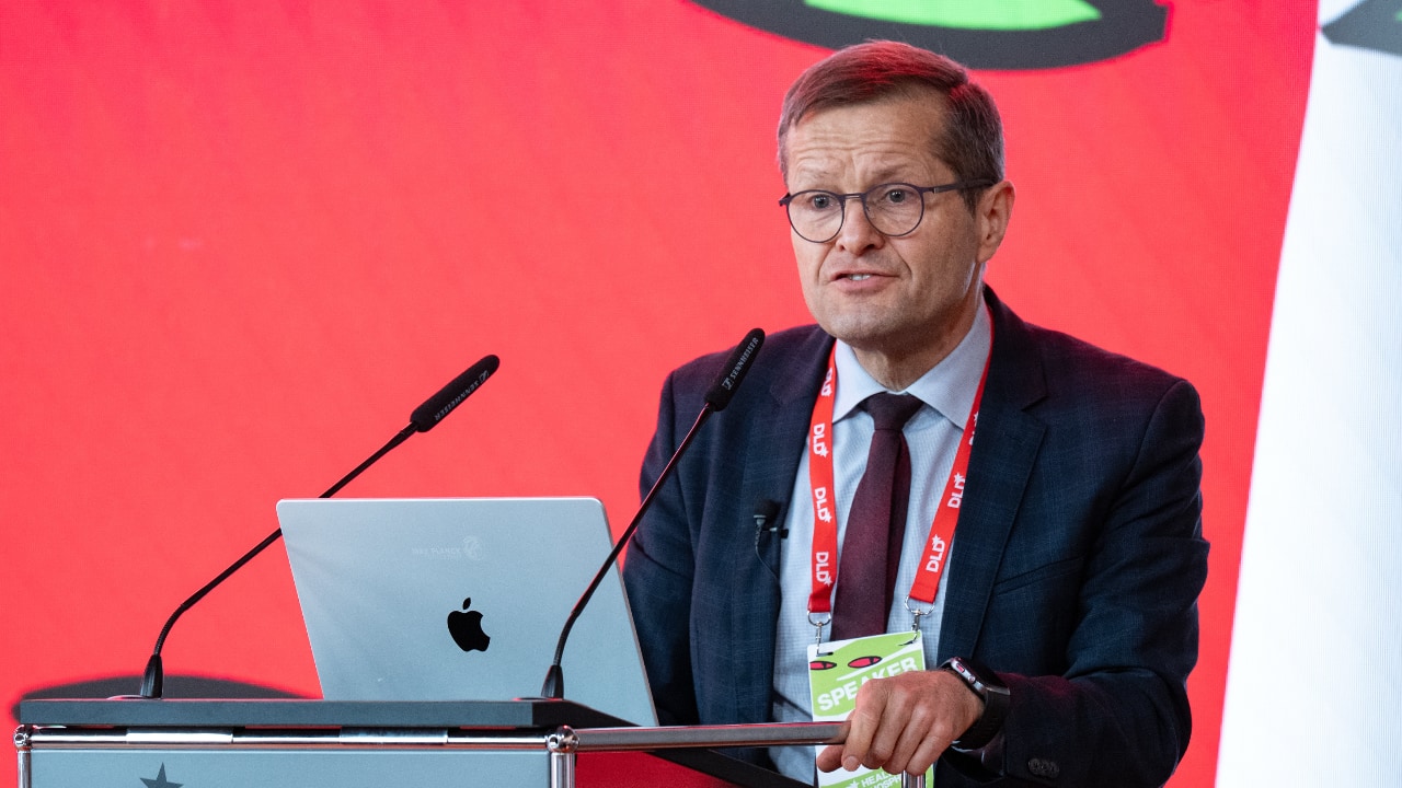 Video preview of Nobel laureate Ferenc Krausz, LMU, speaking about preventive medicine at the DLD Health conference in Munich.
