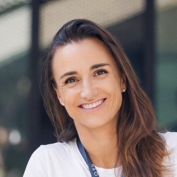 Headshot portrait of Oylmpic gold medalist, sailor and physician Lara Vadlau