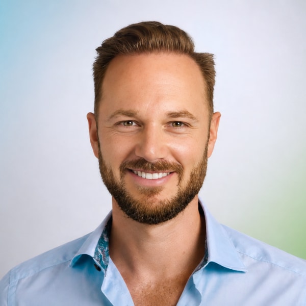 Studio headshot portrait of sports entrepreneur Markos Kern, founder of LYMB.io and organizer of the Munich Water Days